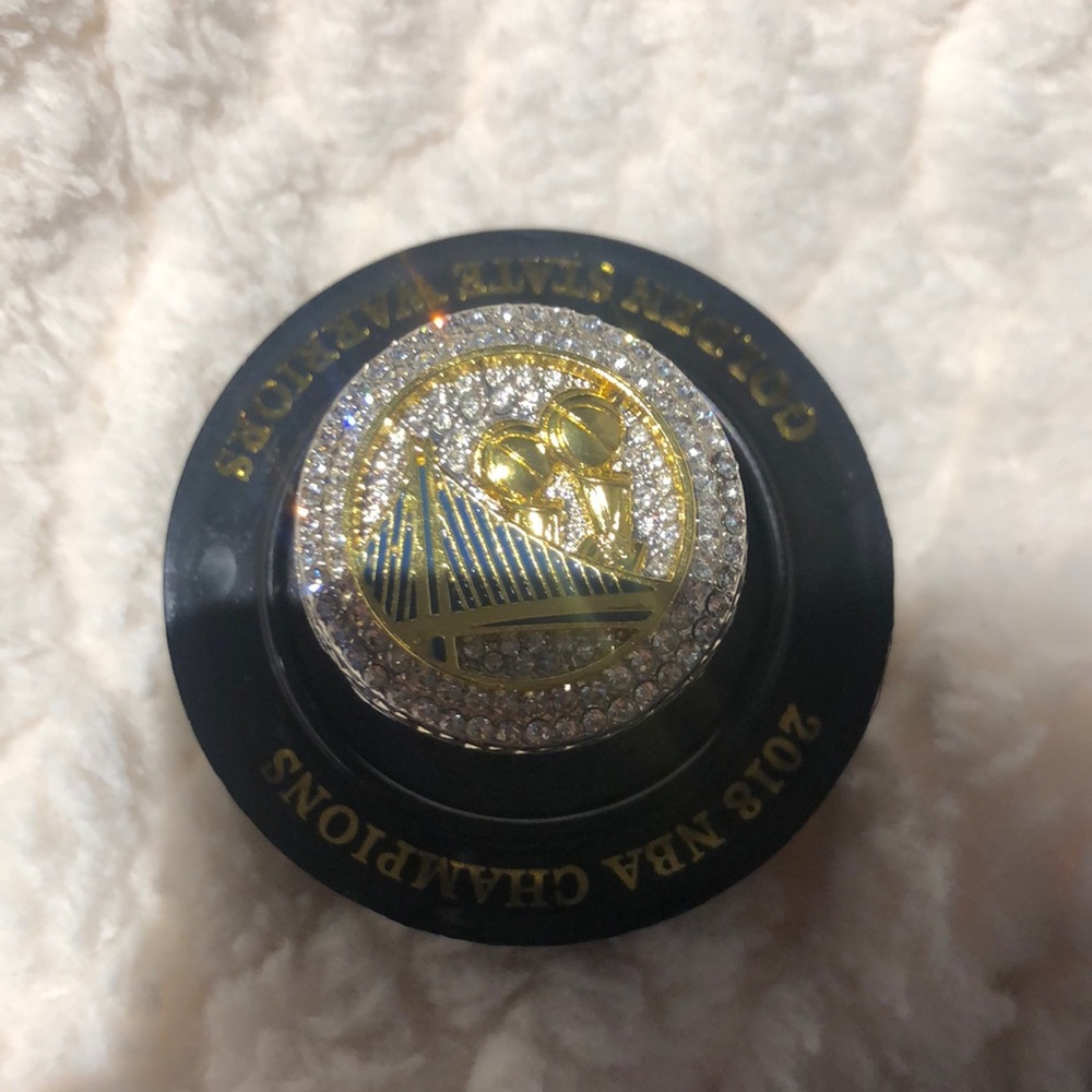 Golden State Warriors 2018 NBA Championship Ring Replica - Gold and Black